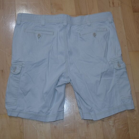 ST. JOHN'S BAY Men's Sz 40 COMFORT , STRETCH WAIST Cargo Shorts - EXCELLENT - Picture 6 of 6